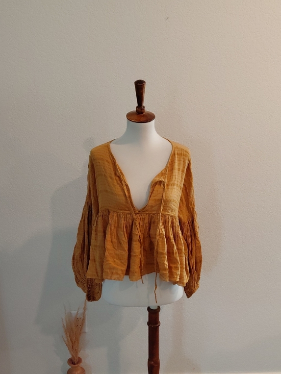 Free People Tops - Free Peoppe Bell Sleeve Crop Top